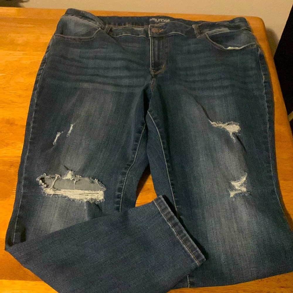 22 short Maurice’s Jeans